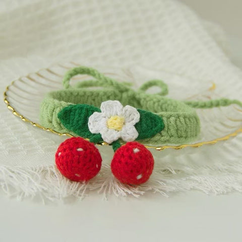 Image of green variant of Strawberry Woven Pet Collar - Pets Villa.