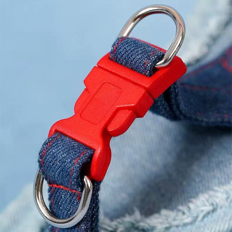 Close up image of the clip from ZEZE Denim Pet Harness and Lead - Pets Villa.