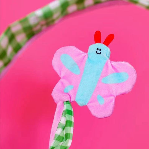 Close up of the butterfly on ZEZE Funny Spring Tunnel Toy - Pets Villa.