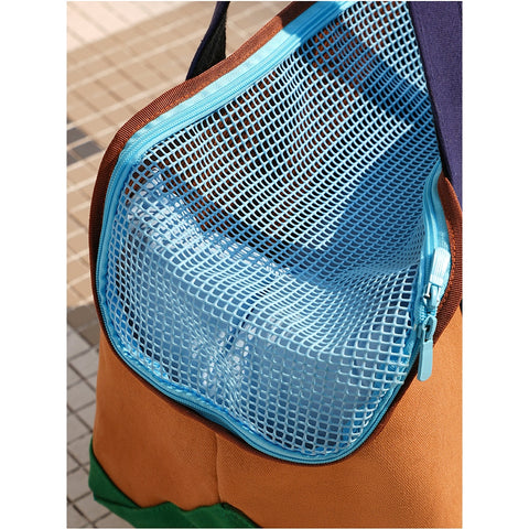 Image close up of the mesh top of ZEZE Outdoor Casual Pet Bag - Pets Villa. 