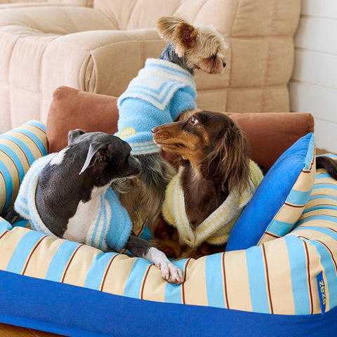 Product image of ZEZE Sandwich Pet Sofa Bed - Pets Villa. 