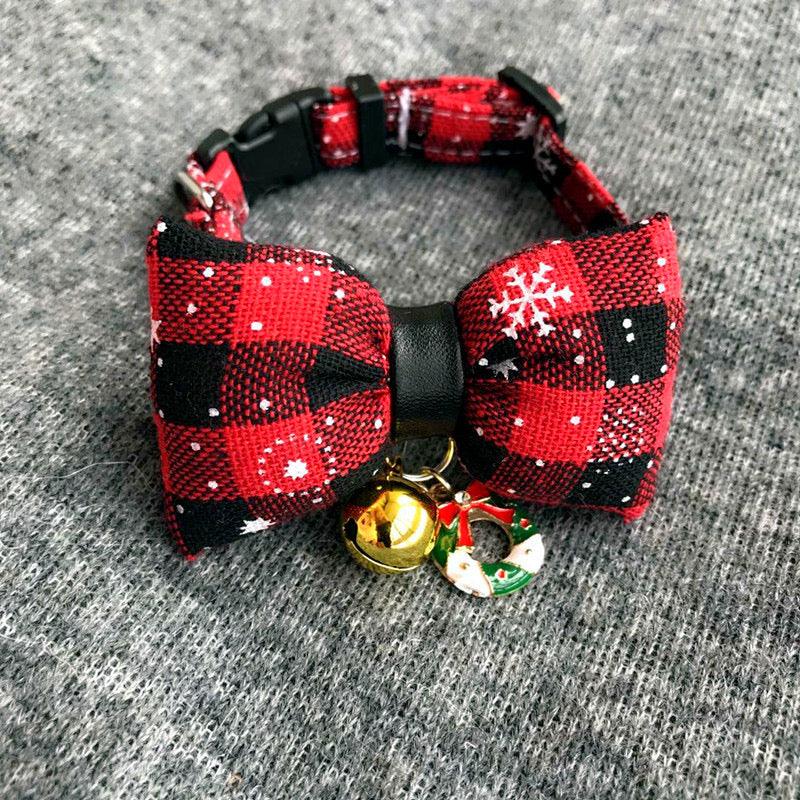 Christmas Pet Accessories - a variety of pet accessories suitable for dogs and cats. Green, red , white and black in colours. Contains a bell and a Christmas ornament. This is a product of Pets Villa.