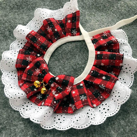 Christmas Pet Accessories - a variety of pet accessories suitable for dogs and cats. Green, red , white and black in colours. Contains bells. This is a product of Pets Villa.