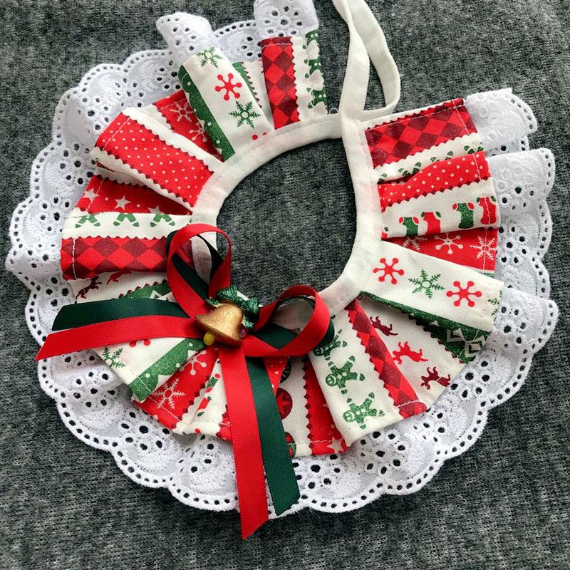 Christmas Pet Accessories - a variety of pet accessories suitable for dogs and cats. Green, red , white and black in colours. Includes a bell ornament. This is a product of Pets Villa.