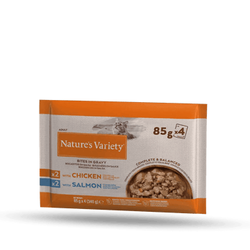 NATURE'S VARIETY Bites in Gravy with Chicken or Salmon Multipack (4x85g)